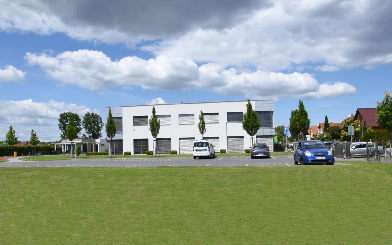 Hotel Harmony Medical & Wellness-Free Parking, 1,8Km From The Center Kroměříž المظهر الخارجي الصورة