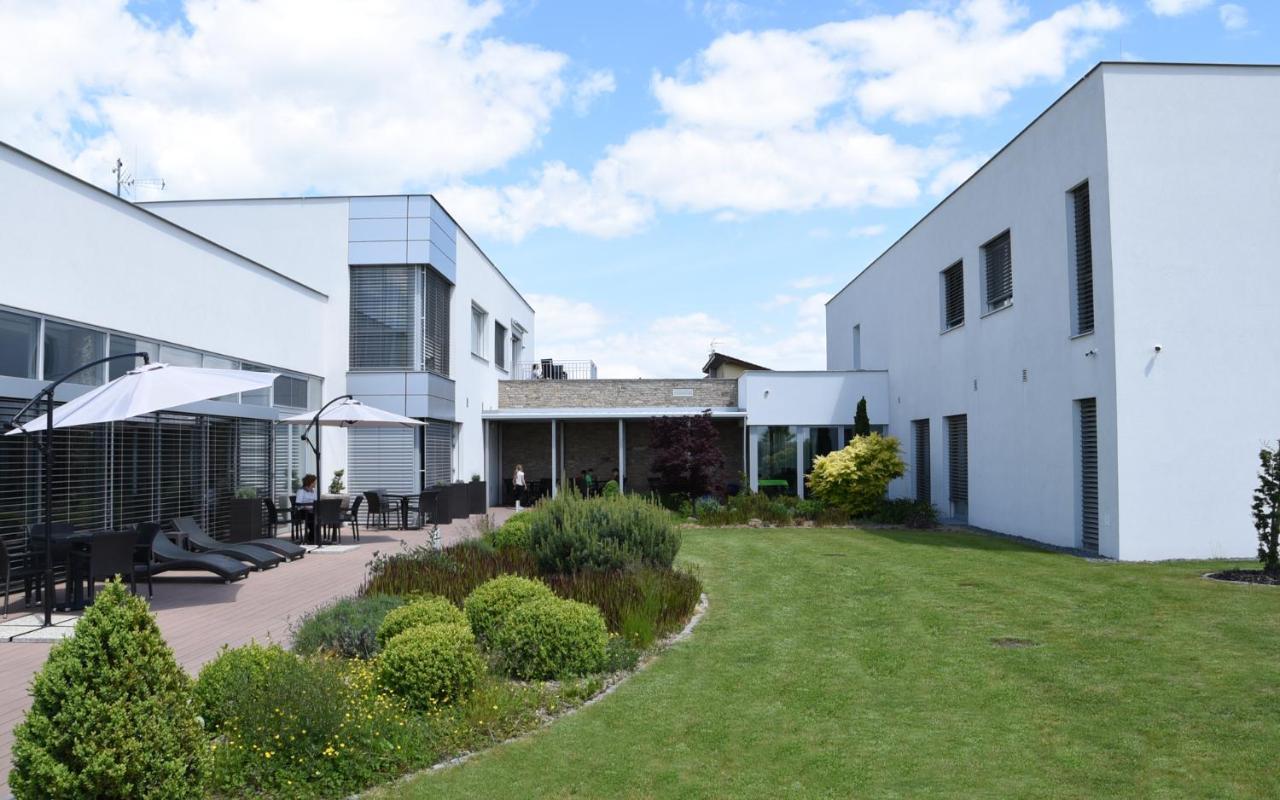 Hotel Harmony Medical & Wellness-Free Parking, 1,8Km From The Center Kroměříž المظهر الخارجي الصورة