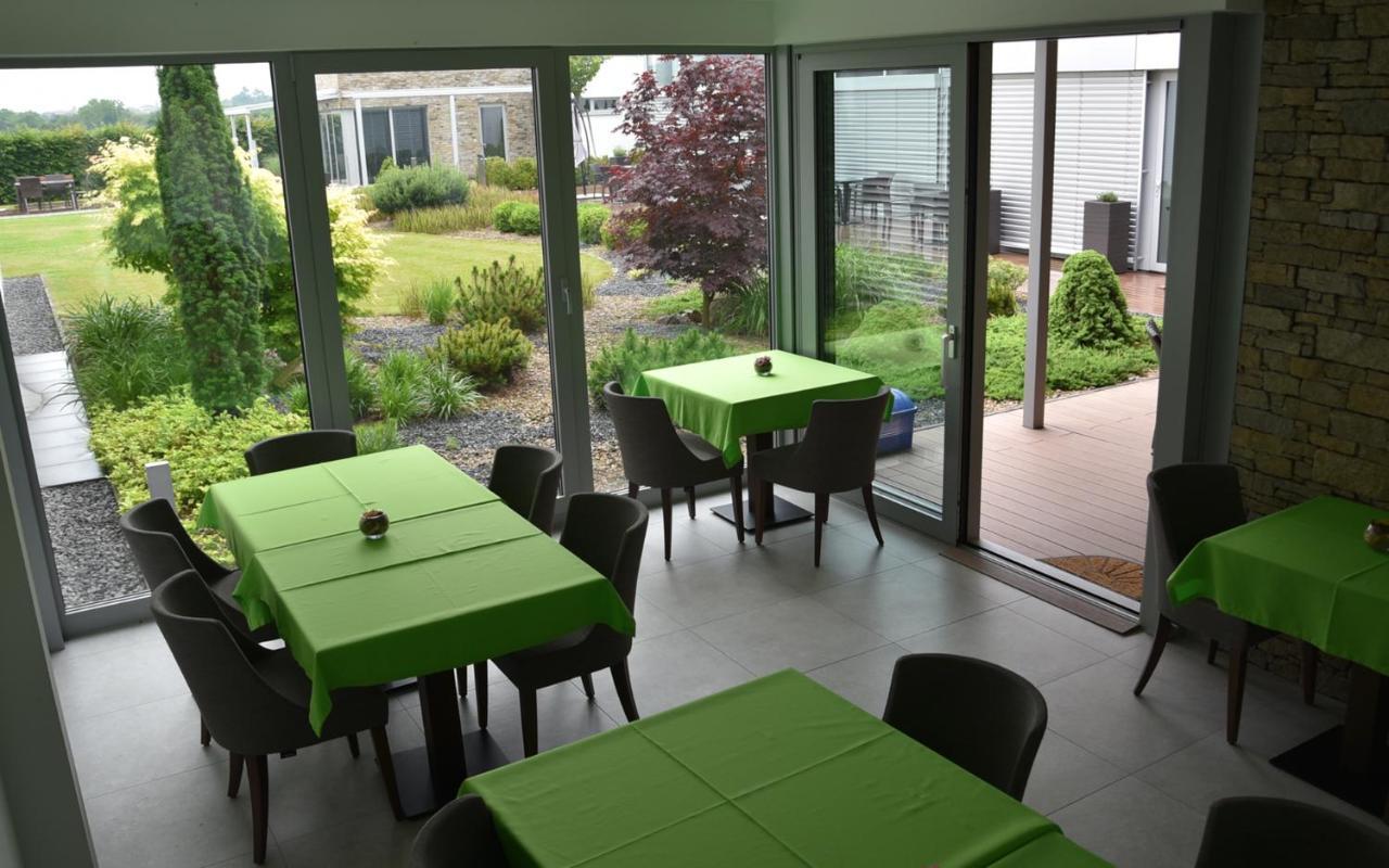 Hotel Harmony Medical & Wellness-Free Parking, 1,8Km From The Center Kroměříž المظهر الخارجي الصورة