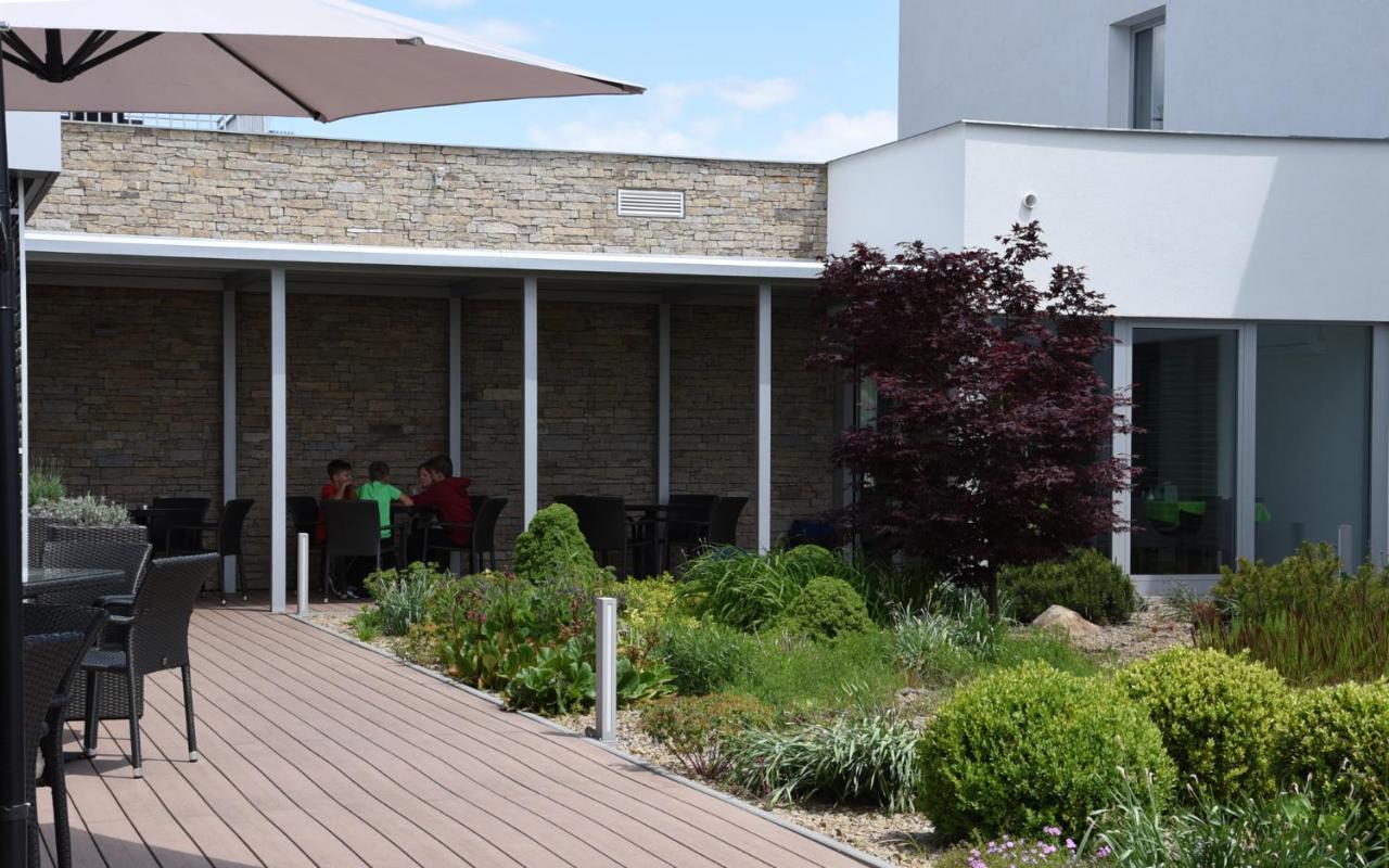 Hotel Harmony Medical & Wellness-Free Parking, 1,8Km From The Center Kroměříž المظهر الخارجي الصورة