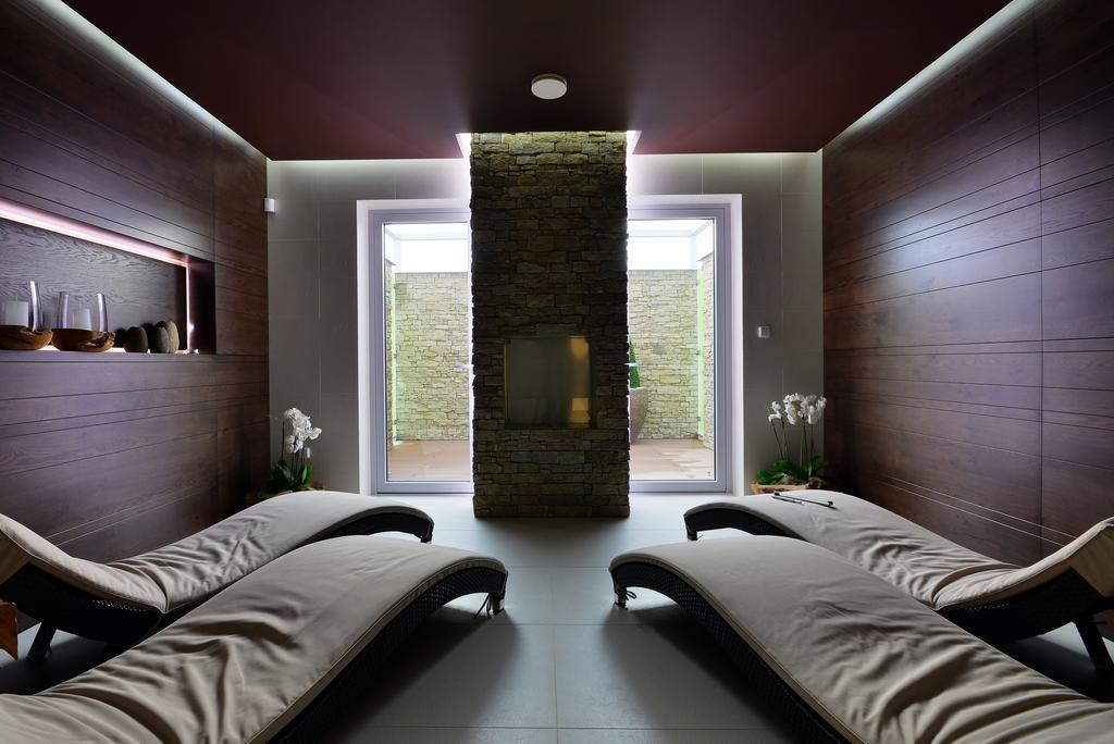 Hotel Harmony Medical & Wellness-Free Parking, 1,8Km From The Center Kroměříž المظهر الخارجي الصورة