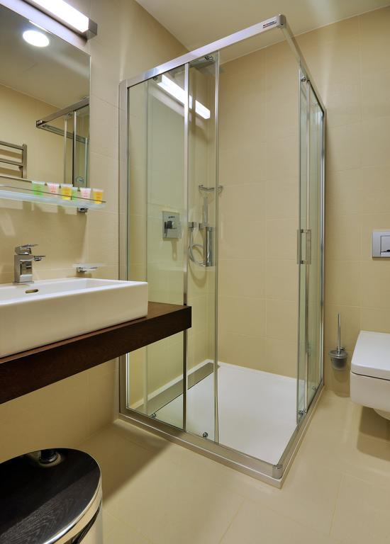 Hotel Harmony Medical & Wellness-Free Parking, 1,8Km From The Center Kroměříž الغرفة الصورة