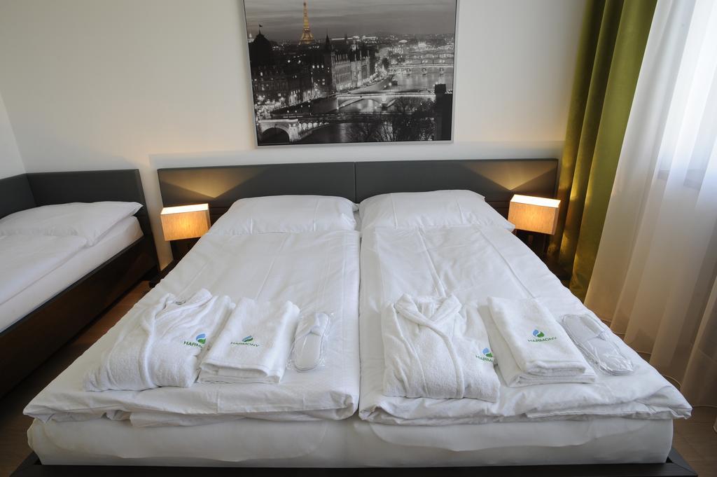 Hotel Harmony Medical & Wellness-Free Parking, 1,8Km From The Center Kroměříž الغرفة الصورة